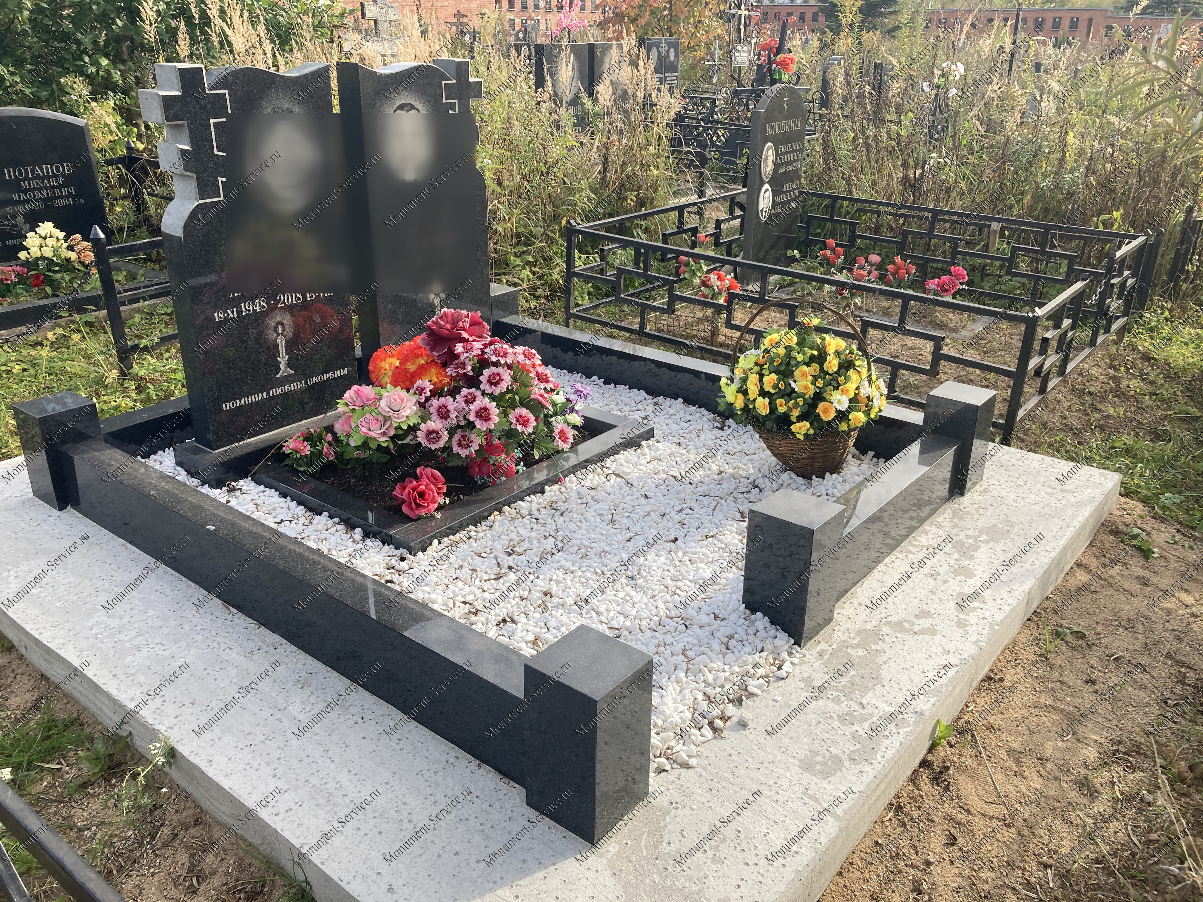 Заказать гранитный цоколь